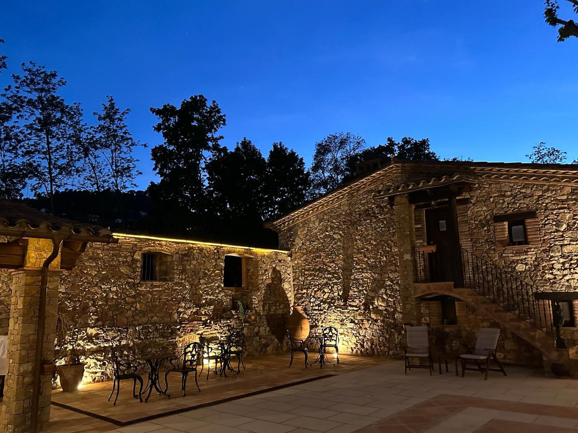 Masia Can Viver - Olive Oil Tourism B&B Bigues I Riells Buitenkant foto