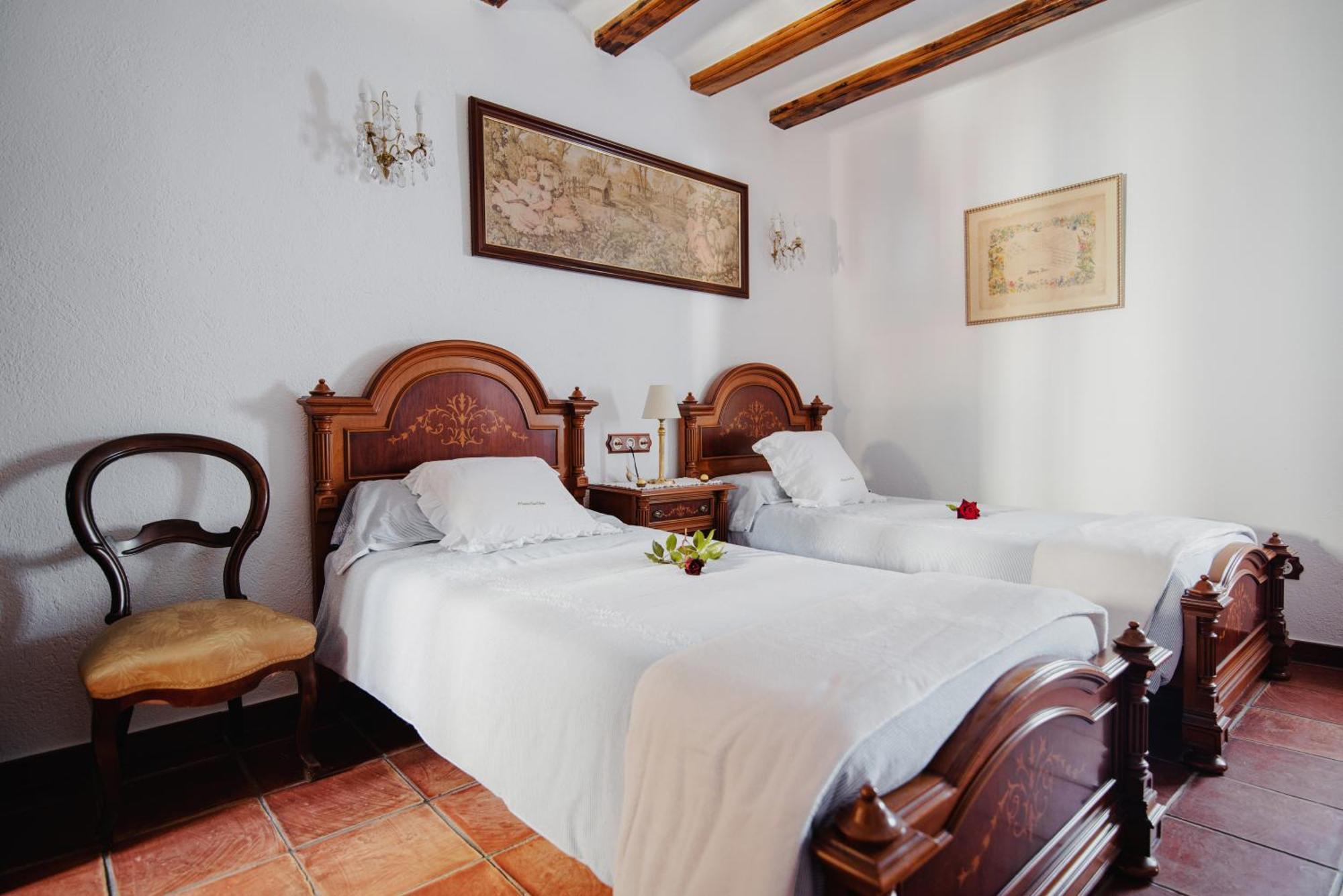 Masia Can Viver - Olive Oil Tourism B&B Bigues I Riells Kamer foto